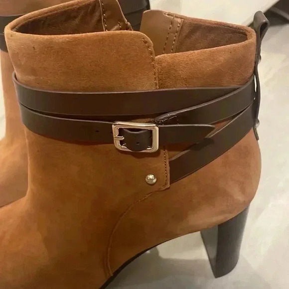 New brown ankle boots - Picture 2 of 4